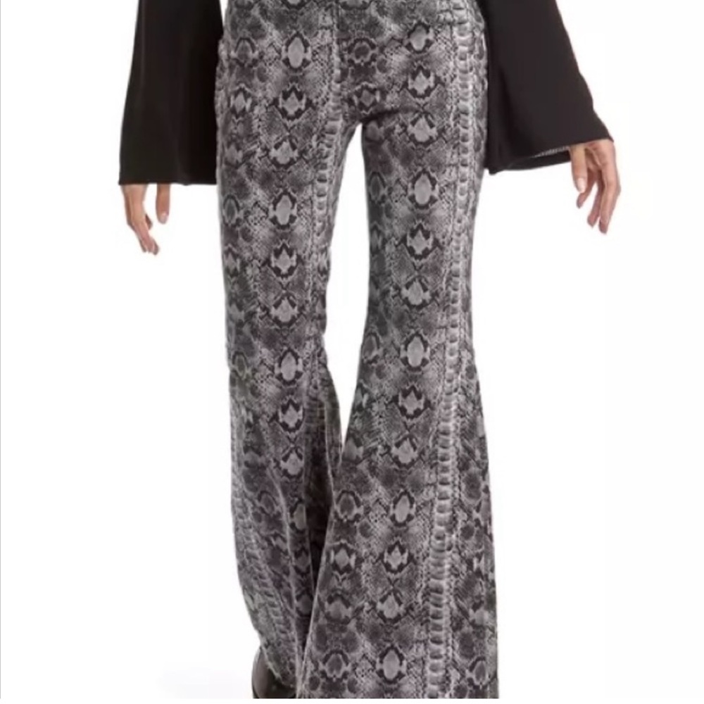 NWT Free People Just Float On‎ Snake Print Bellbottoms Flare Pants. Size 31.